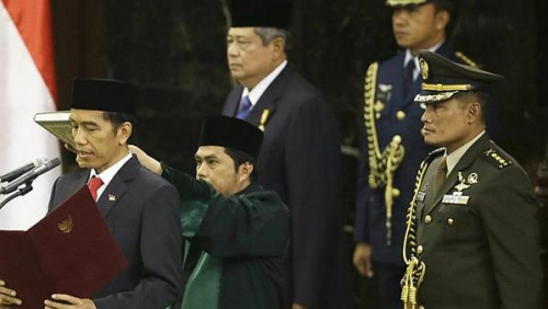 佐科威宣誓就任印尼新总统 出身草根被称 印尼